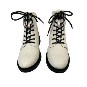 Baretraps Women's White Amysue Boots Size 8M